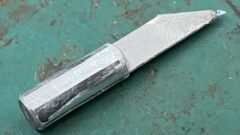 刃固定具の角が劣化(電蝕)