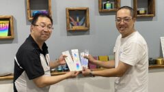 定規の交換式UHOLABO(左),新和メッキ工業右