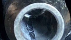 ホーン内部に黒く筋が見える