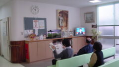 沖縄、病院待合室での導入事例