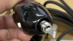 当社の刃固定金具と違うものが入っていた