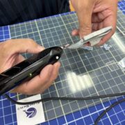 ホワイトメタルを磨く・エコーテックのホビー用超音波カッター